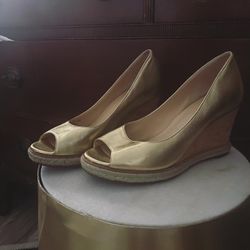 New Size 8 1/2 Cole Han Shoes  Gold 