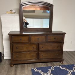 Mirror Dresser