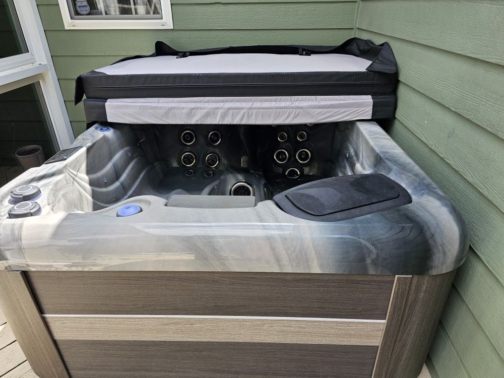 Balboa Hot Tub, 2 person 