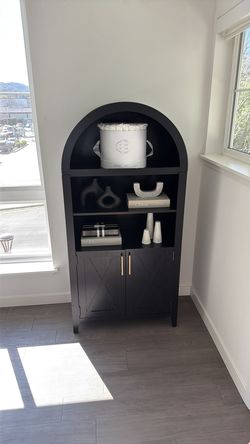 Black arched shelf