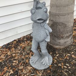 Frog Garden Statue