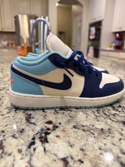 Air Jordan 1 Low Blue and White Size 4 youth