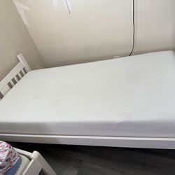 Twin bed w mattress