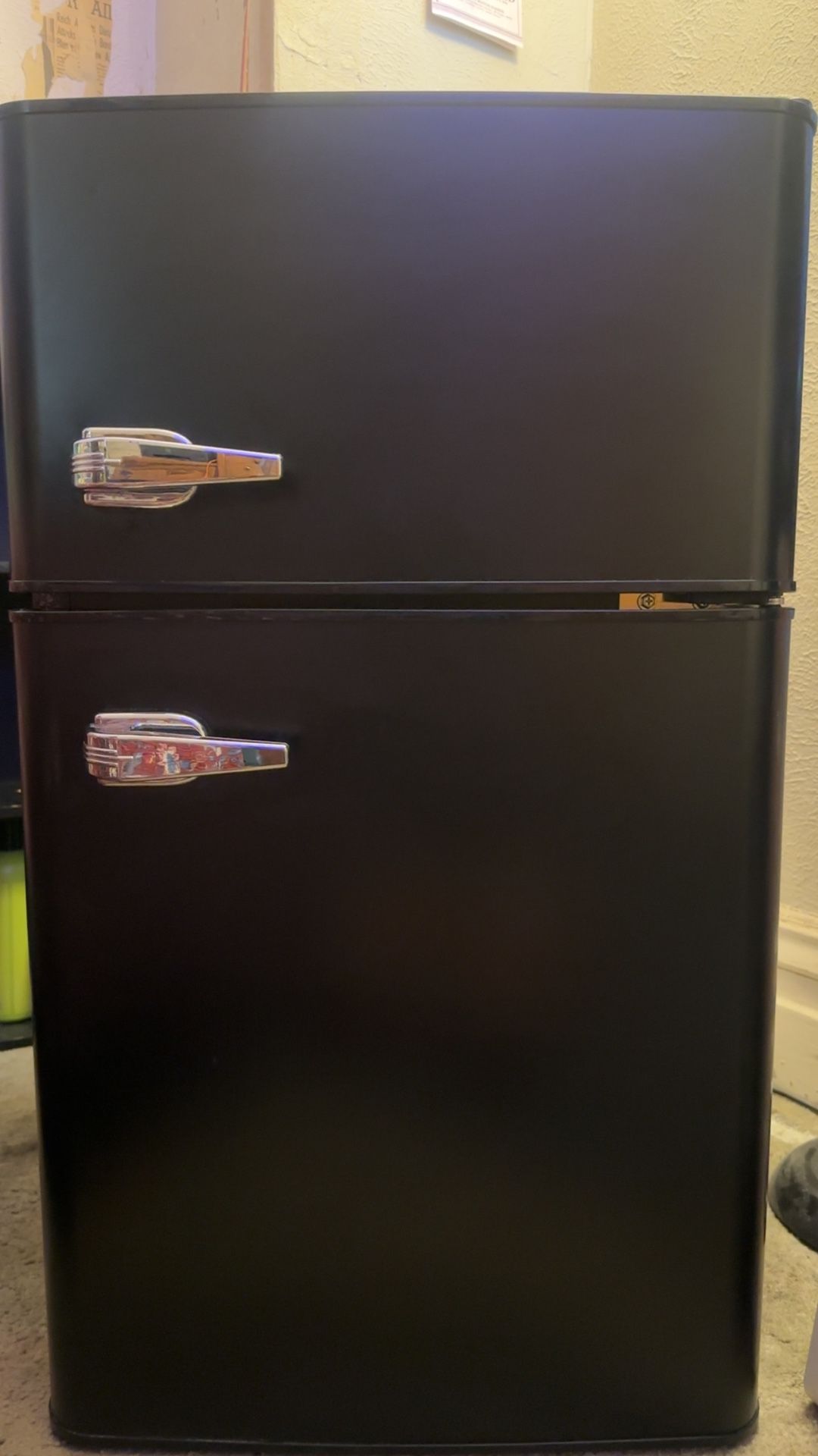 Mini Fridge 3.2 cu. 