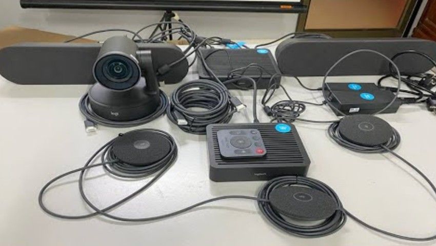 Logitech Rally 4K Camera / Speaker / Pod Mic Conferencing Setup