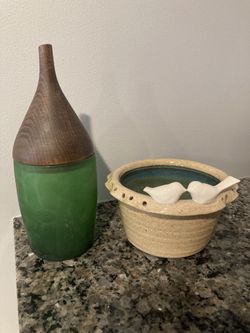 Jewelry holder for earrings and rings/necklaces