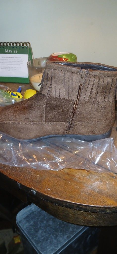 ComfortView Faux Suede Fringe Booties (US W10 Wide)