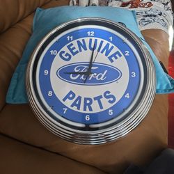 zoom
Ford Genuine Parts Neon Clock
