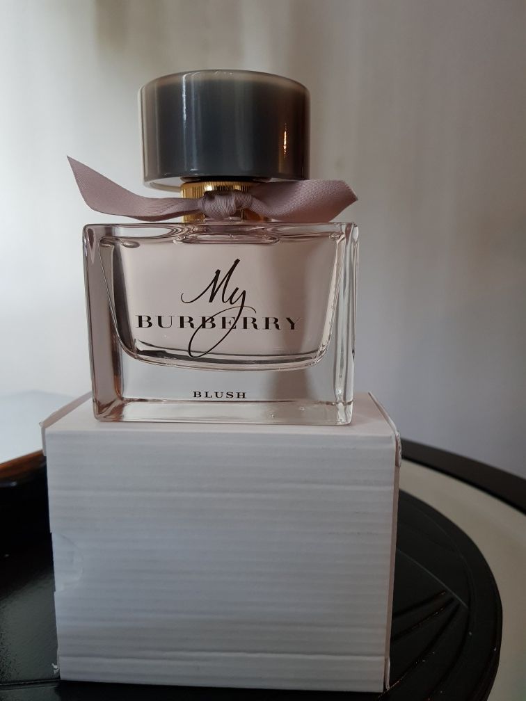 My burberry blush perfume 3.0 FL OZ New 90 ml