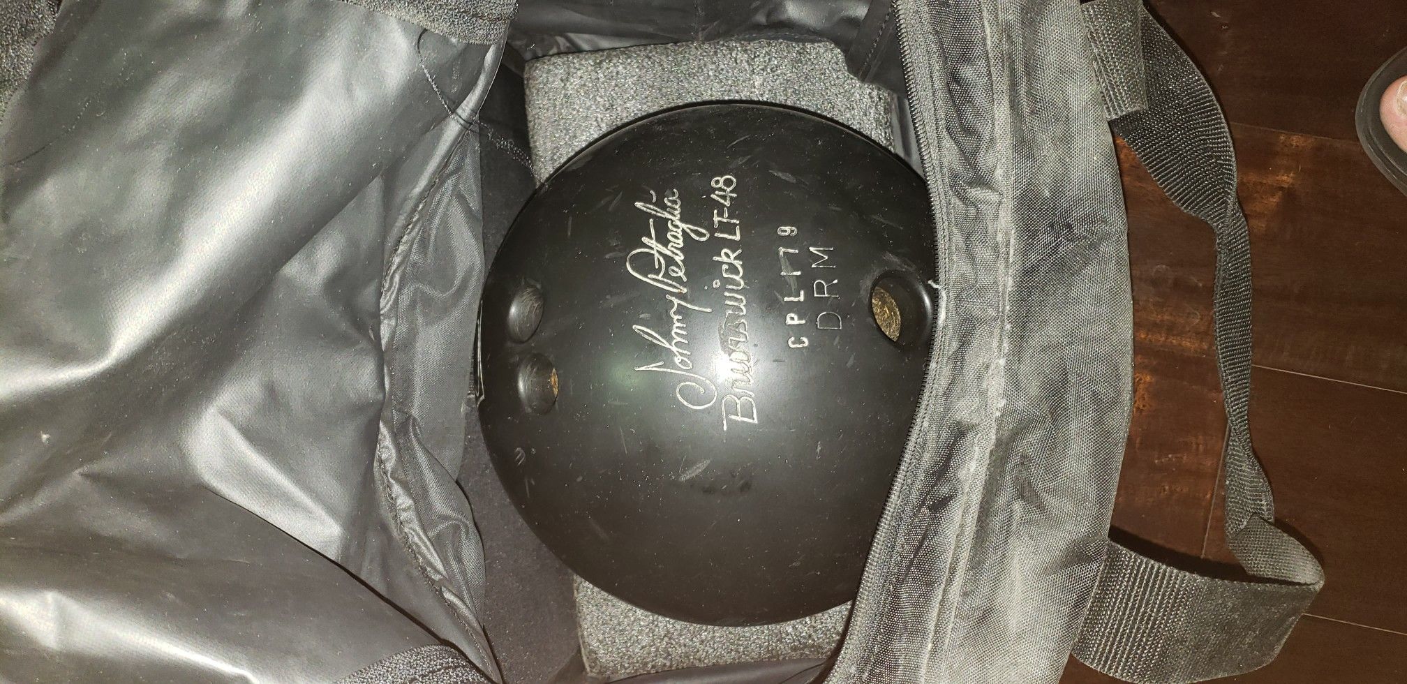 Brunswick Johnny Petraglia LT-48 Bowling ball