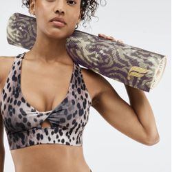 Like New Essential Yoga Mat - Smokey Runyon Color - Fabletics
