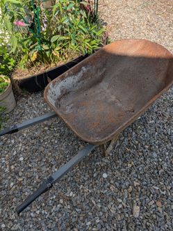 Single wheelbarrow