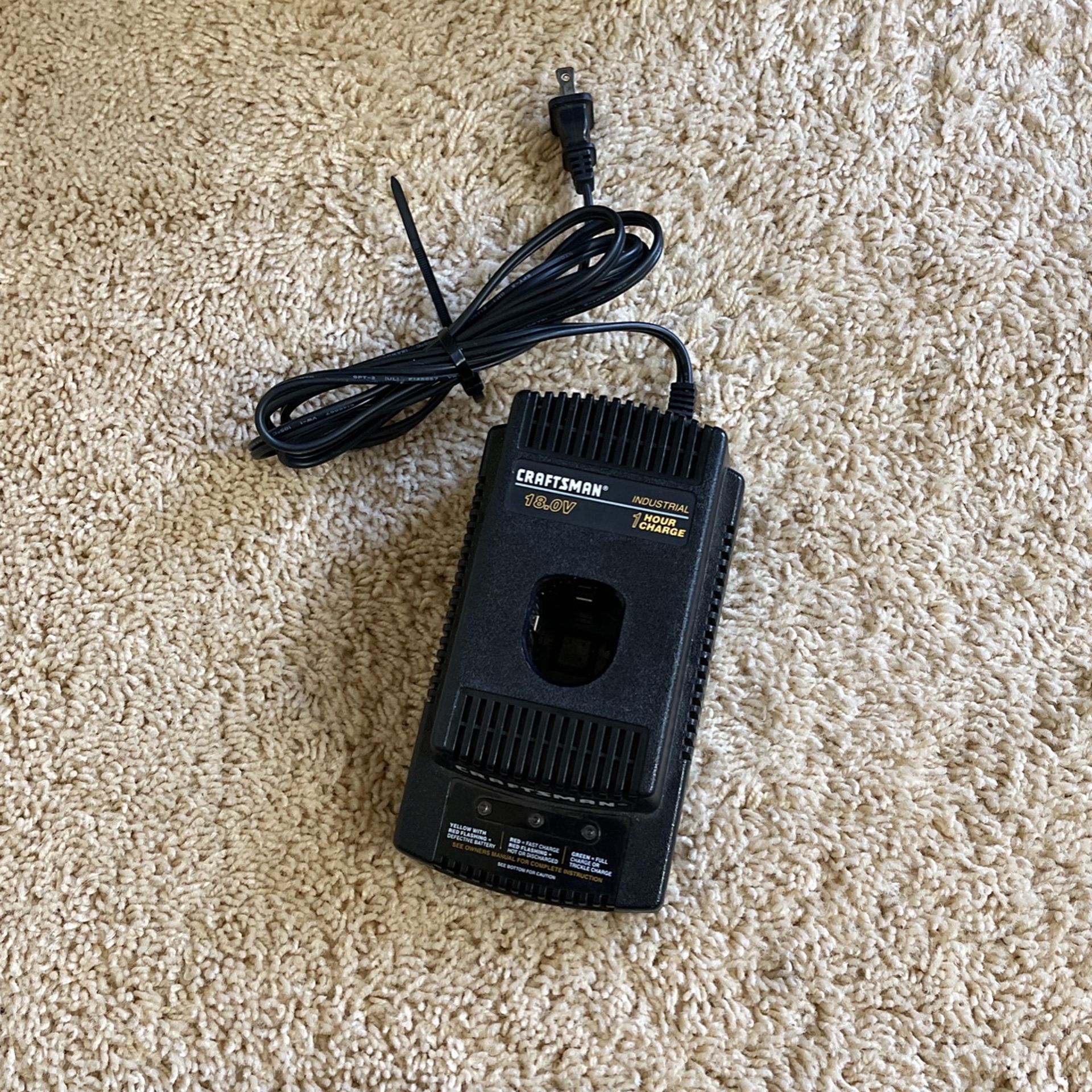 CRAFTSMAN 18V Industrial Fast Battery Charger Model 975283-001