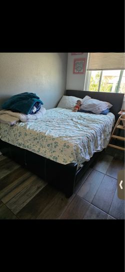Full size bed
