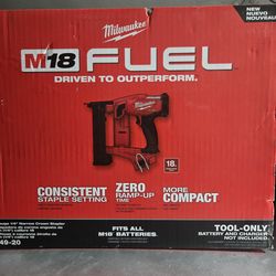 Milwaukee M18 Fuel 18 gauge 1/4" narrow crown stapler