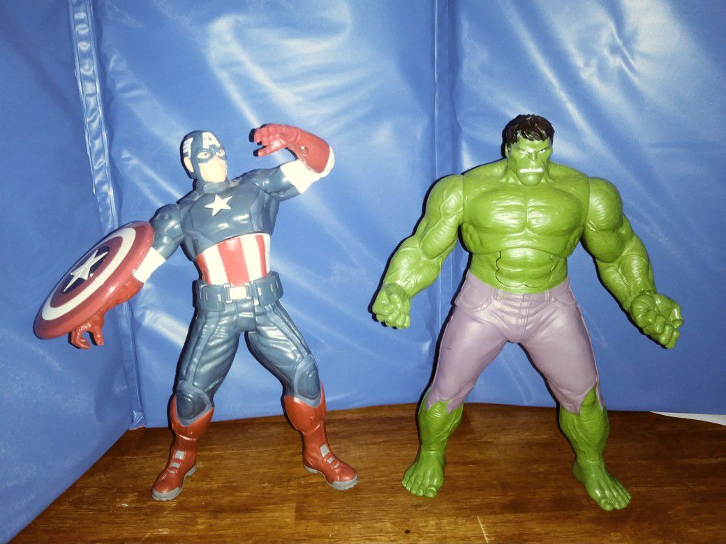 Avengers Talking Hulk & Captain America Figures