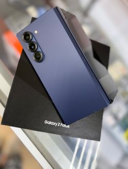 ✨ Get the NEW Galaxy Z Fold 6 today!