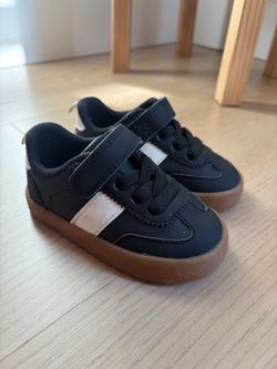 Toddler Black Sneakers with Velcro Strap