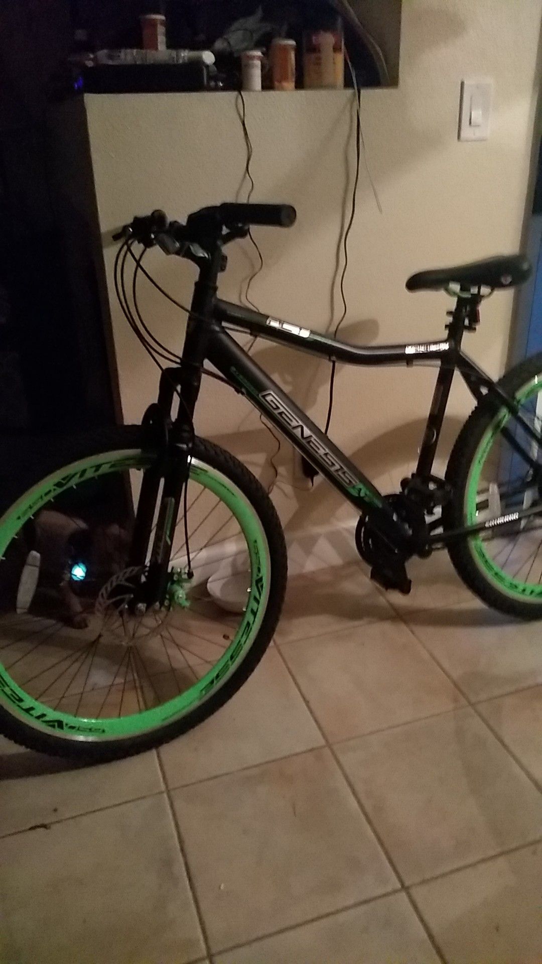 Genesis 606 Bike with disc brakes and front shocks