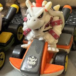 Dry Bowser Hot Wheels Mario Kart 
