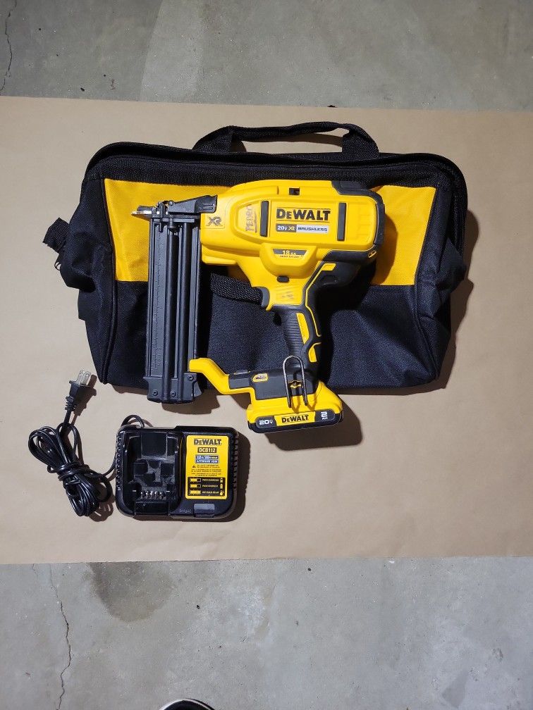 Dewalt 20v Brad Nailer Kit
