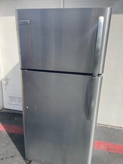 Stainless steel Frigidaire Refrigerator $330 free delivery