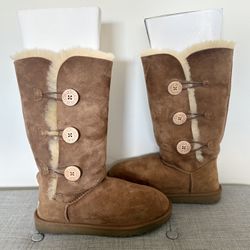 UGG Tall Button Boots – Women’s Size 9 – Gently Worn