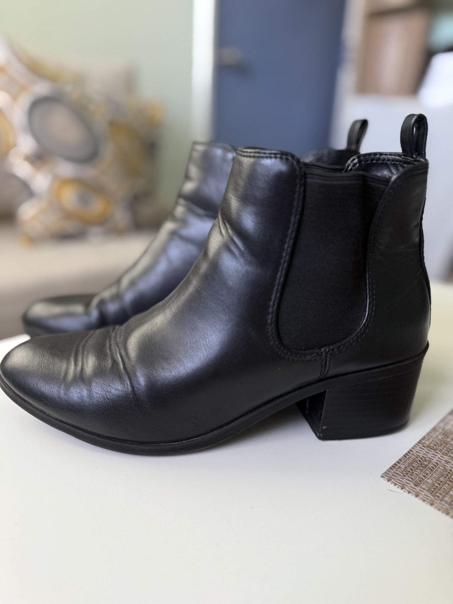 Black boots Size 7