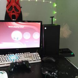 Xbox Series X With Controller 