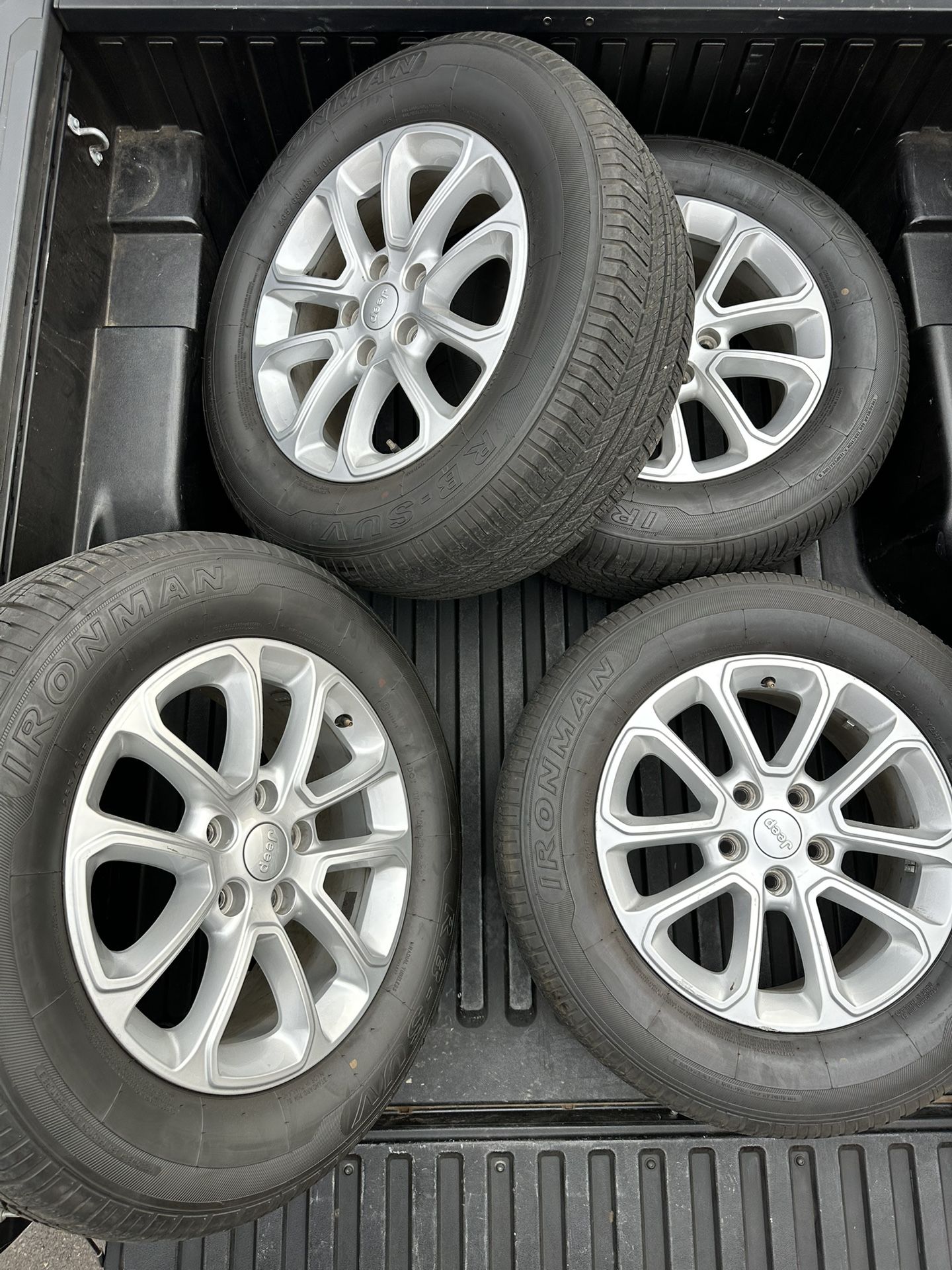 2021 Jeep Cherokee 18” Rims And Tires