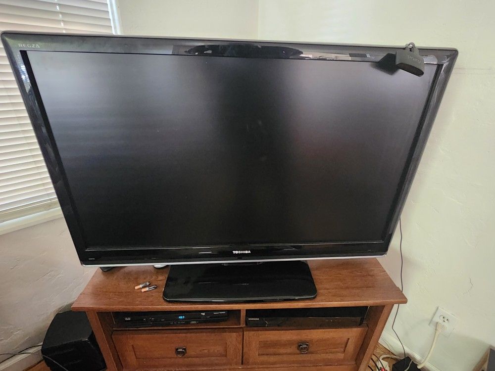 Toshiba Flat Sceen TV 32-40