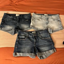 Women Clothes Mudd Denim Shorts Jeans Size 9 