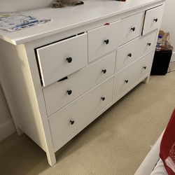 Dresser IKEA