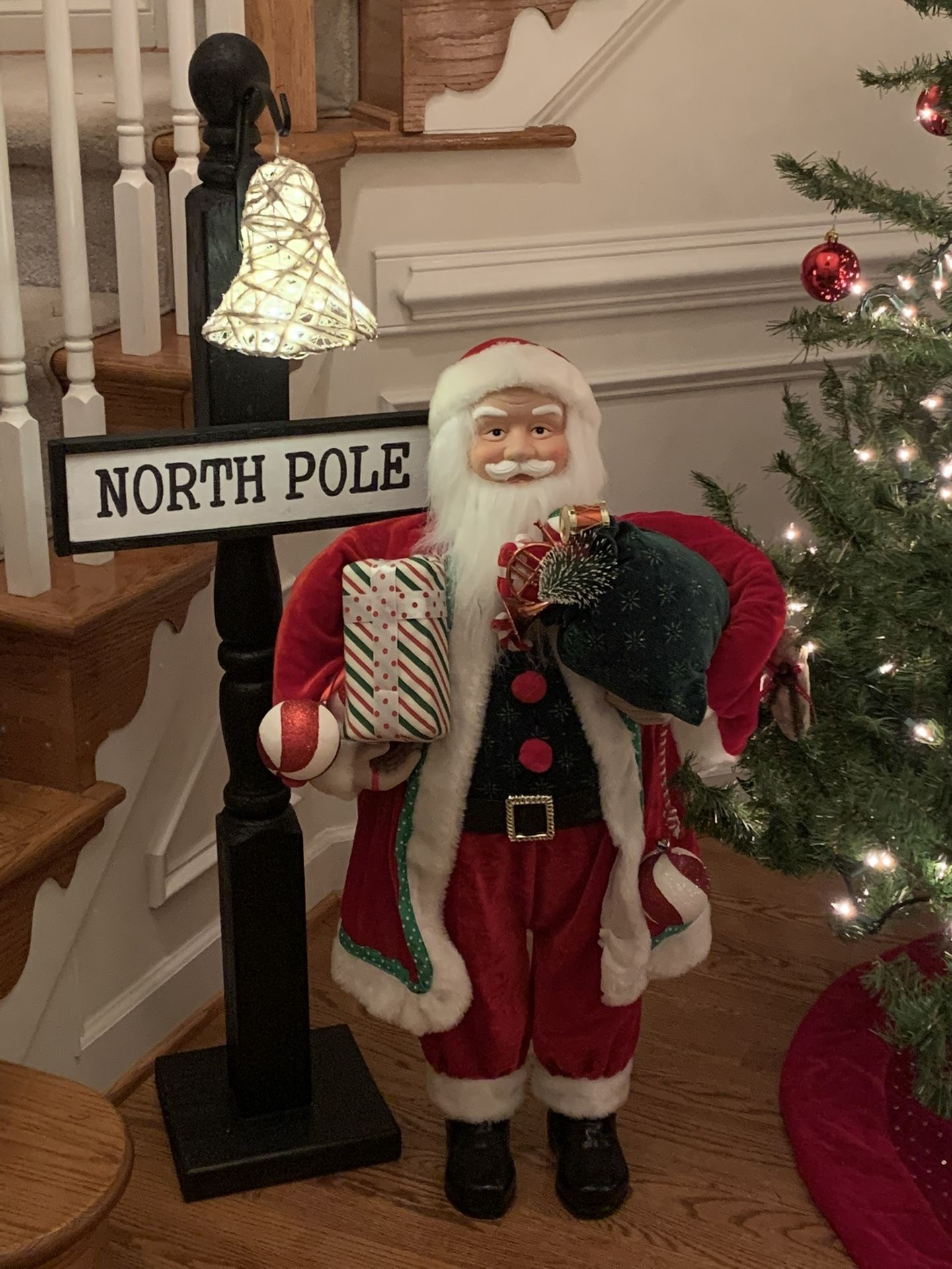 Christmas/ Holiday Decoration Sign Post