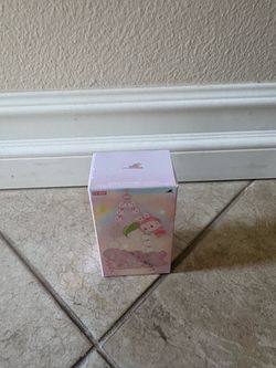 Damaged box The Monsters Big into Energy Series phone charm blind box.