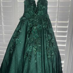 QUINCE DRESS 380$ 