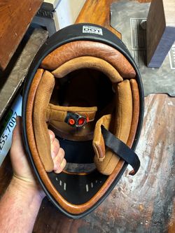 Motorcycle helmet