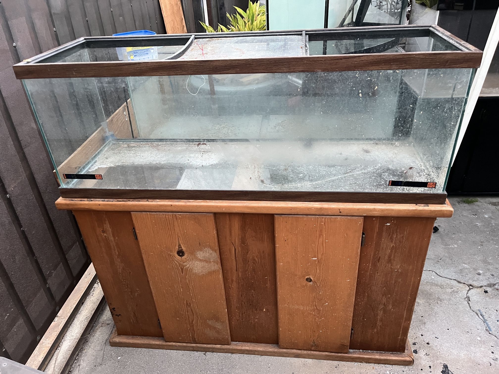 60 GALLONS FISH TANK FOR SALE!!!