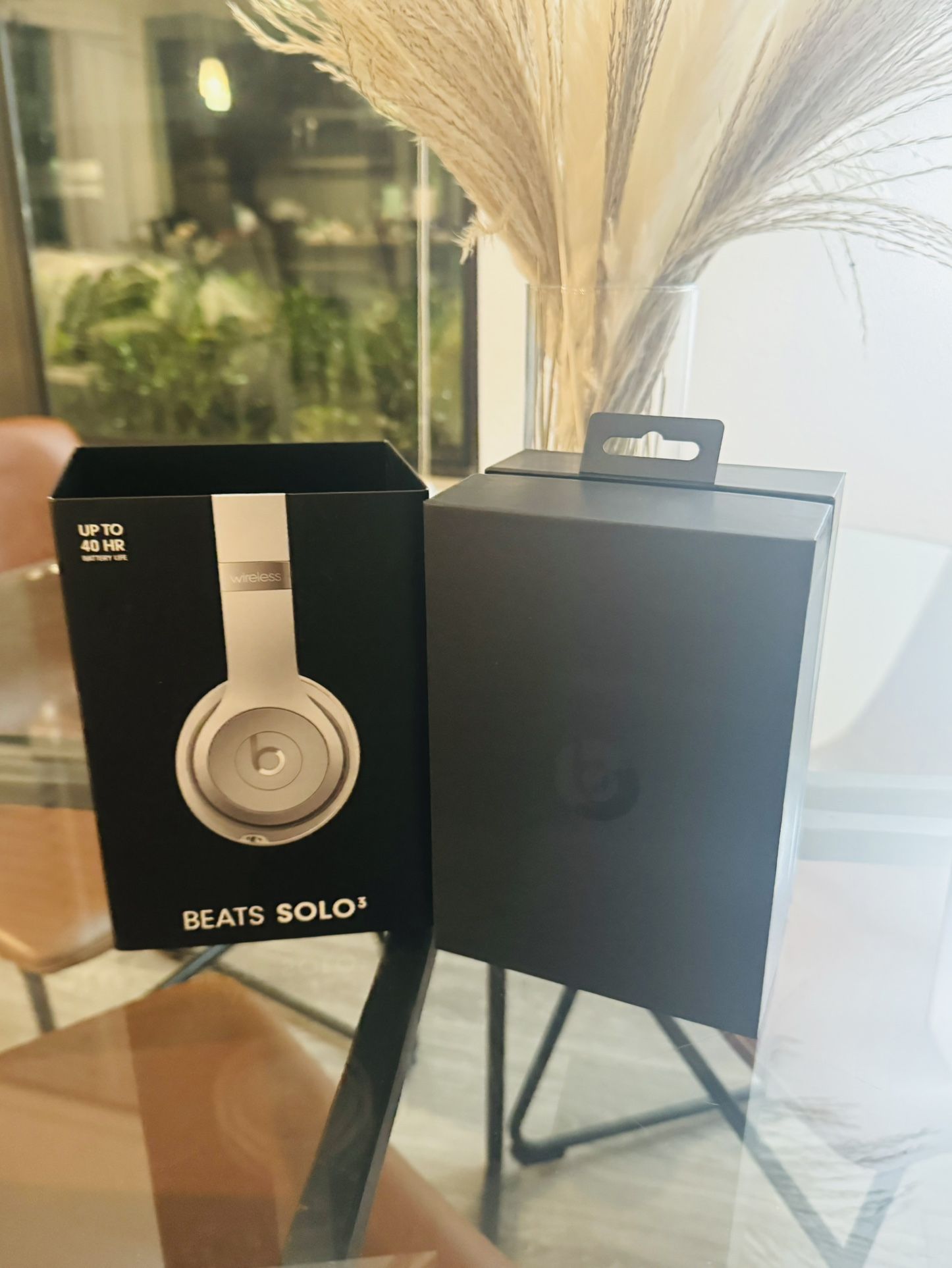NEW Beats Solo 3 Wireless Headphones - Silver (Latest Model)