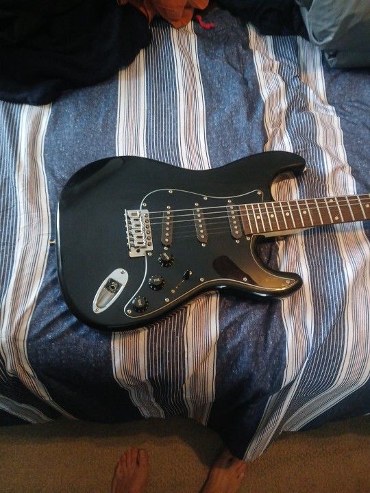 Saw Tooth Guitar 