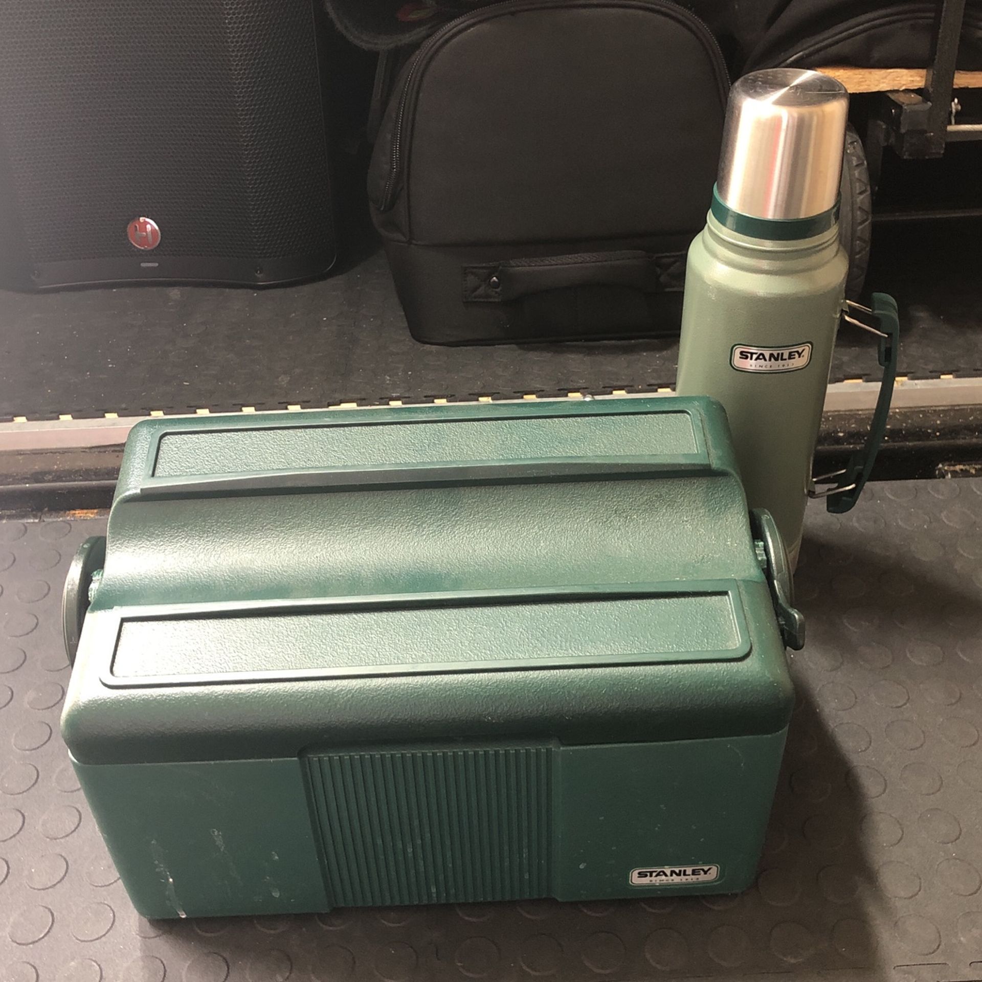 Stanley 7QT Heritage Cooler with Classic 1.1QT Vacuum Bottle