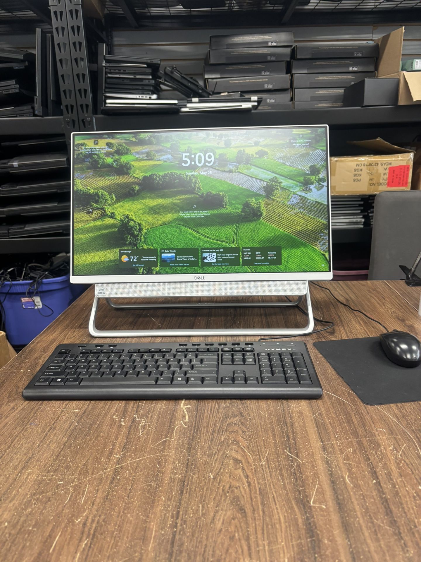 Dell Inspironss 5490 AIO Series, touchscreen Core i5 10th Gen, 16gb ram, 500gb HDD, 256gb SSD, really nice and reliable computer, window 11 home inst