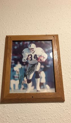 Autographed picture/ bo Jackson
