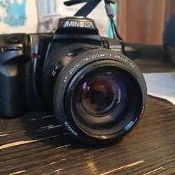 Minolta MAXXUM 400SI Photography Camera  