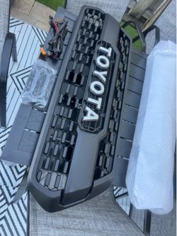 Toyota Tacoma grill