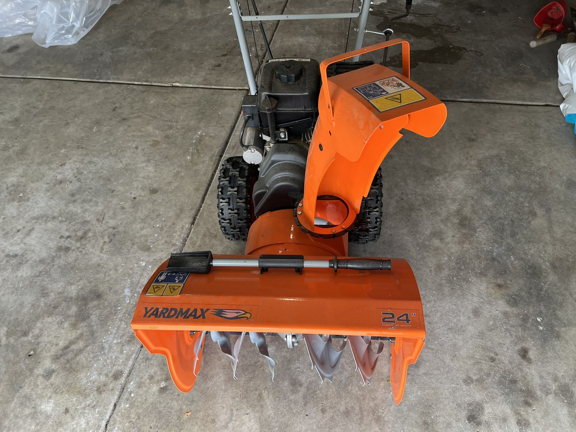 YardMax 24” Snow Blower