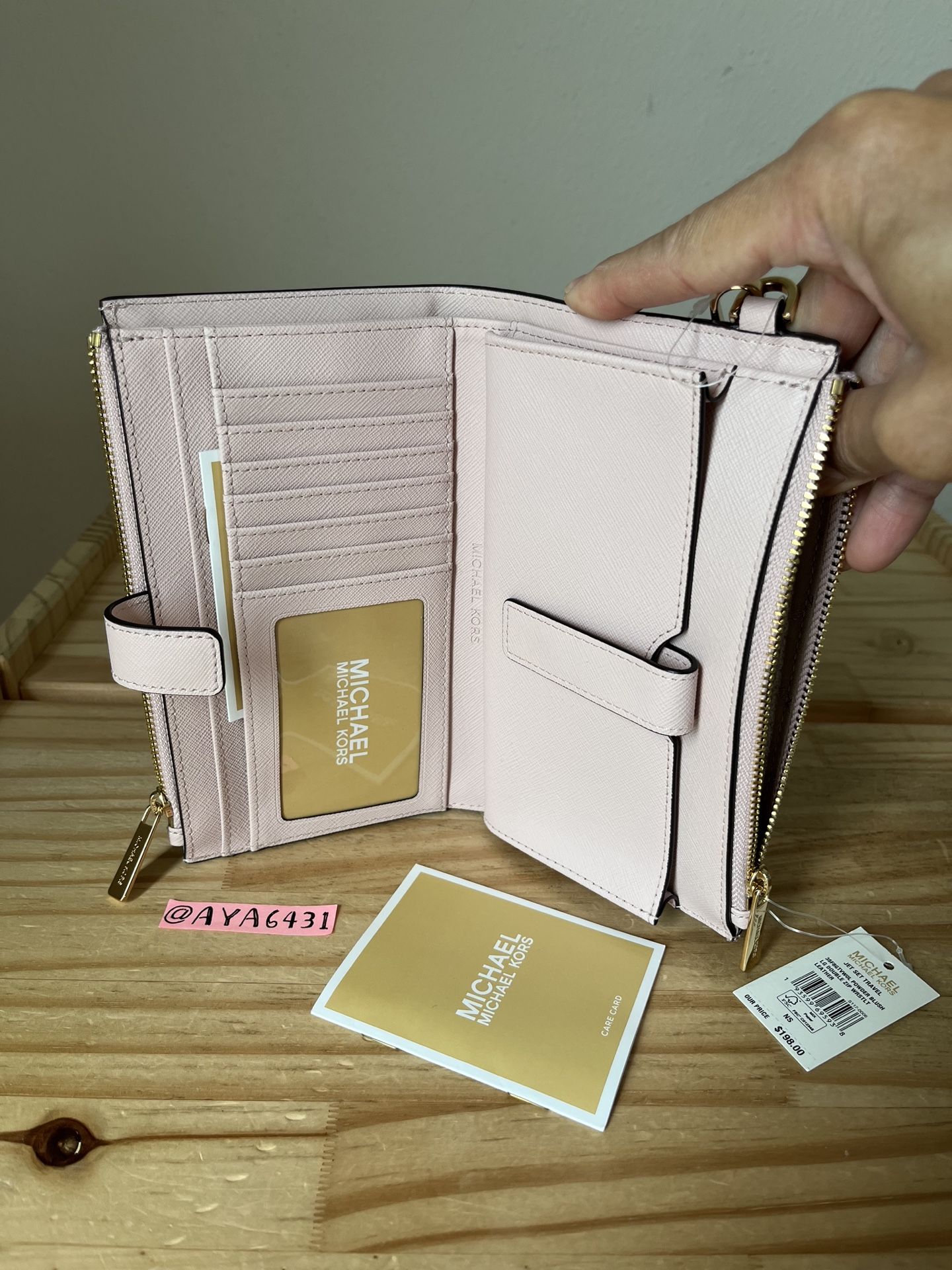 Michael Kors Wallet for Sale in Clearwater, FL - OfferUp