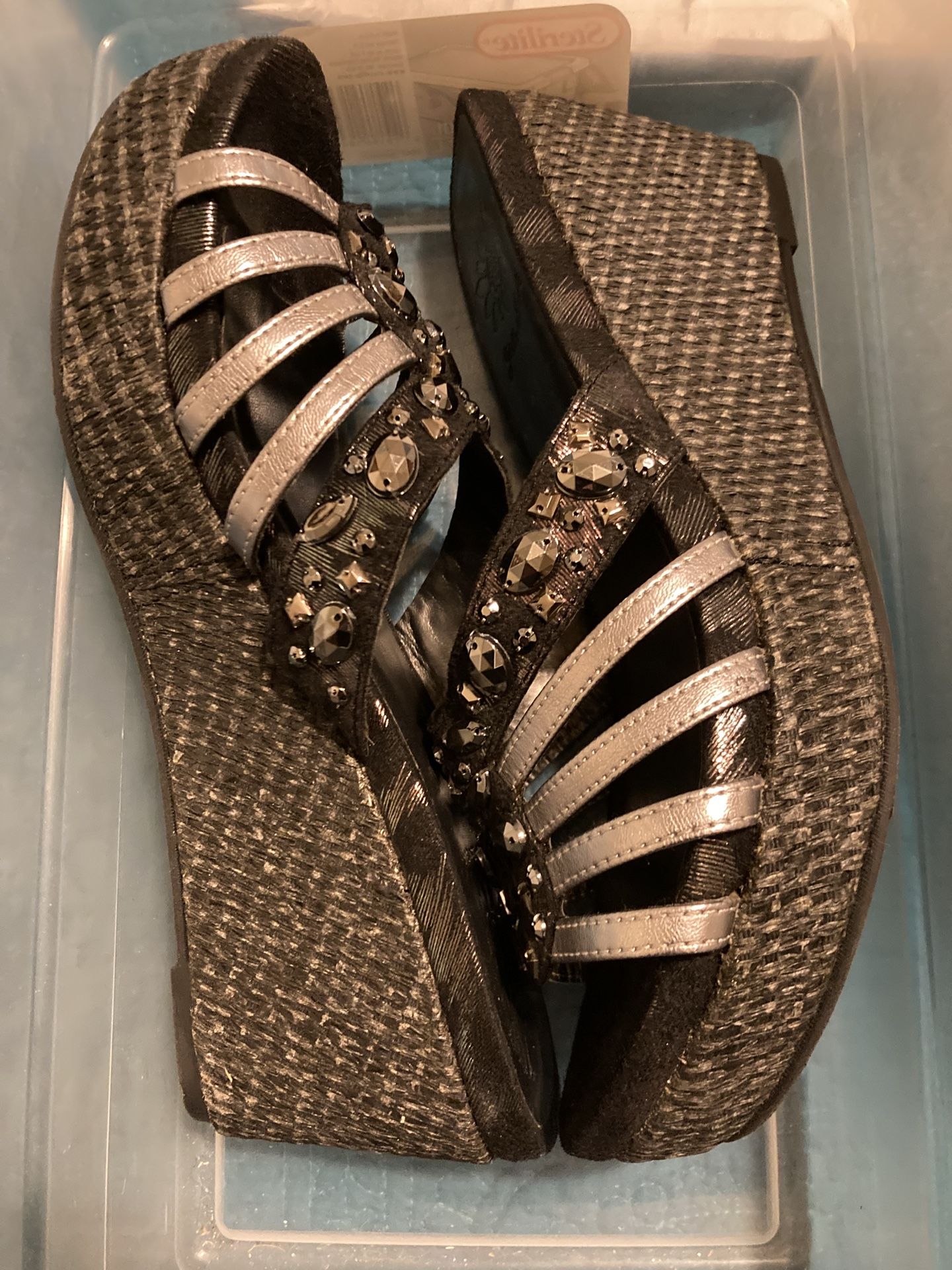 $10-Yellow Box Wedge
