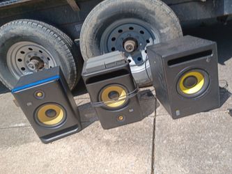 Speakers( Very loud)