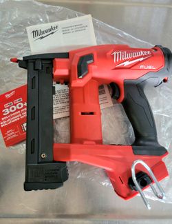Milwaukee 18 Gauge 1/4" Narrow Crown Stapler Brushless Fuel M18